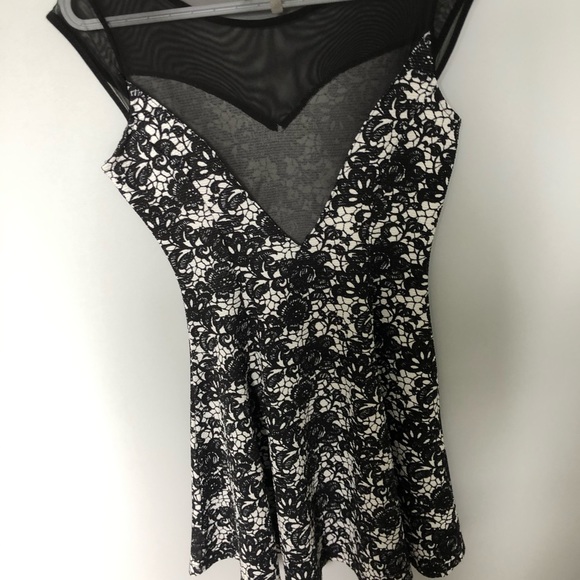 BLACK AND WHITE DRESS - Picture 2 of 3